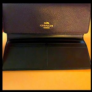 Coach Pebbled Leather Trifold Wallet Eggplant purple